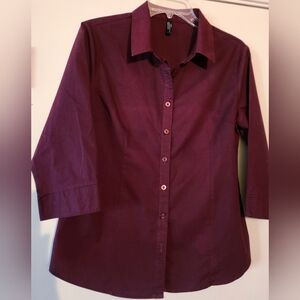 Made By Johnny Designed In California Ladies Button Down Blouse EUC $22